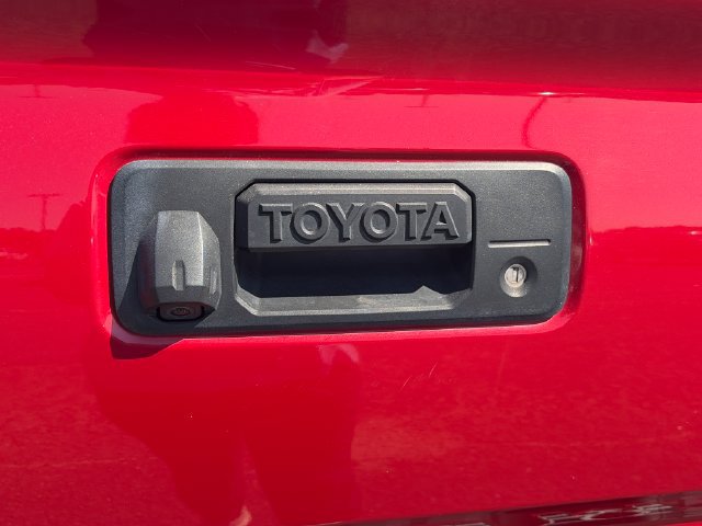 Used 2021 Toyota Tacoma SR5 AWD/4WD image 29