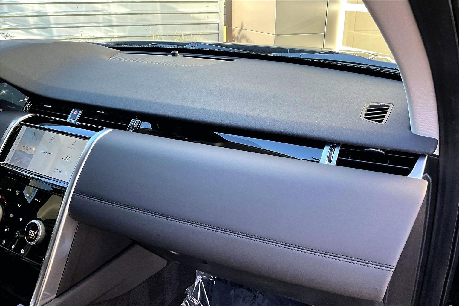 Used 2022 Land Rover Discovery Sport S image 16