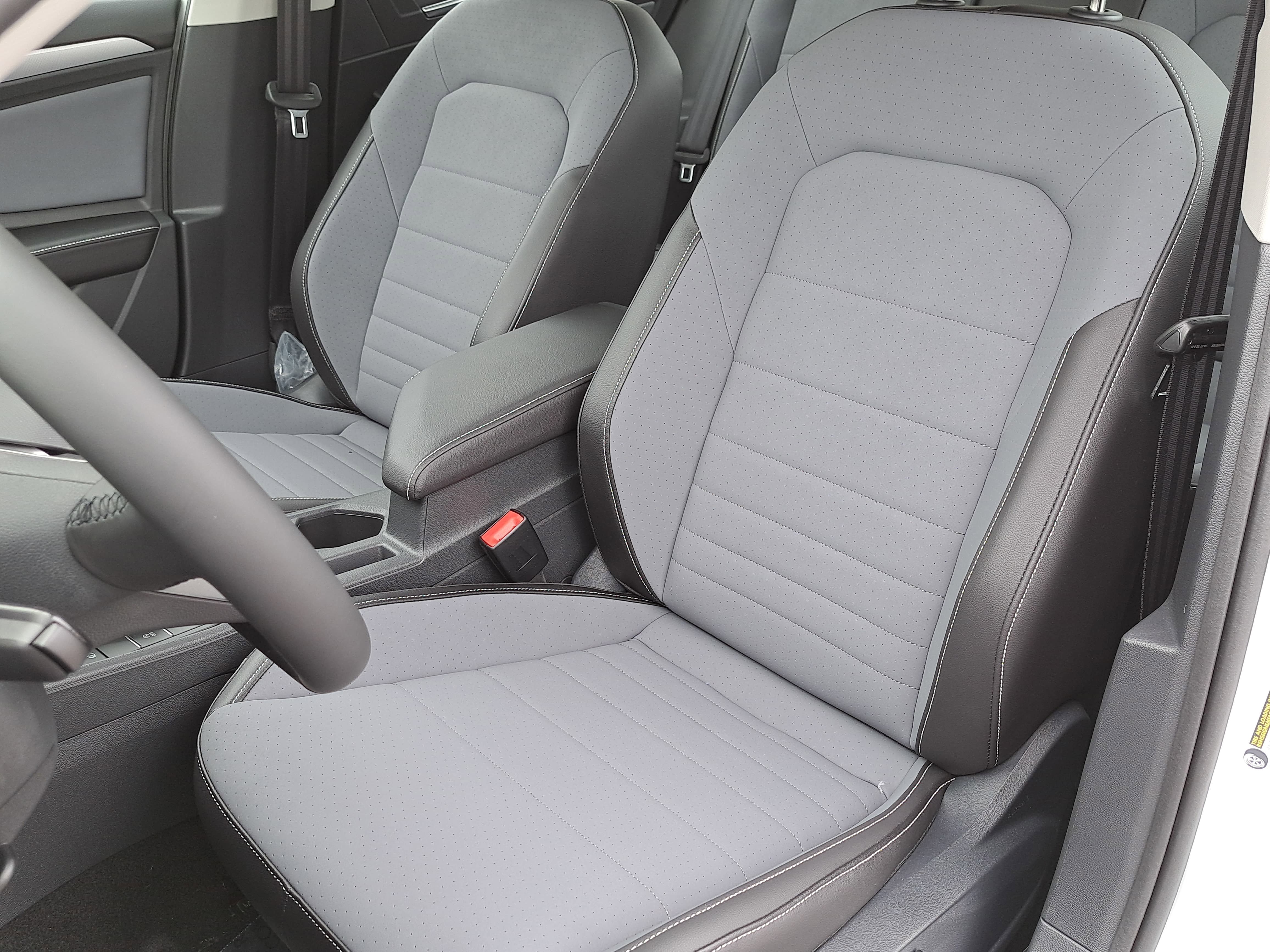 New 2026 Volkswagen Jetta SE FWD image 14