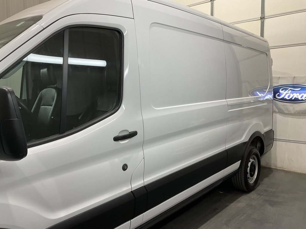 Used 2023 Ford Transit 250 Medium Roof image 5