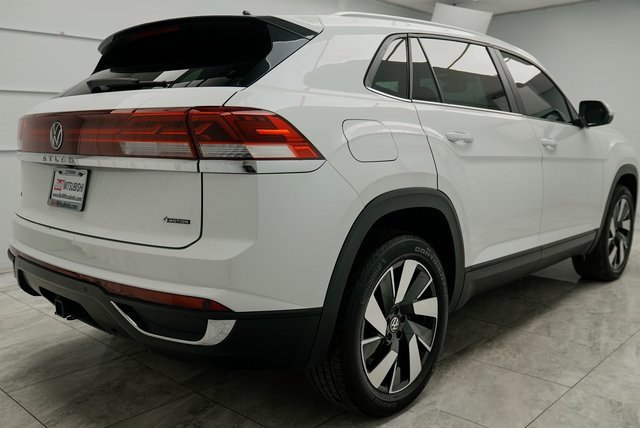 Used 2024 Volkswagen Atlas Cross Sport SE image 5