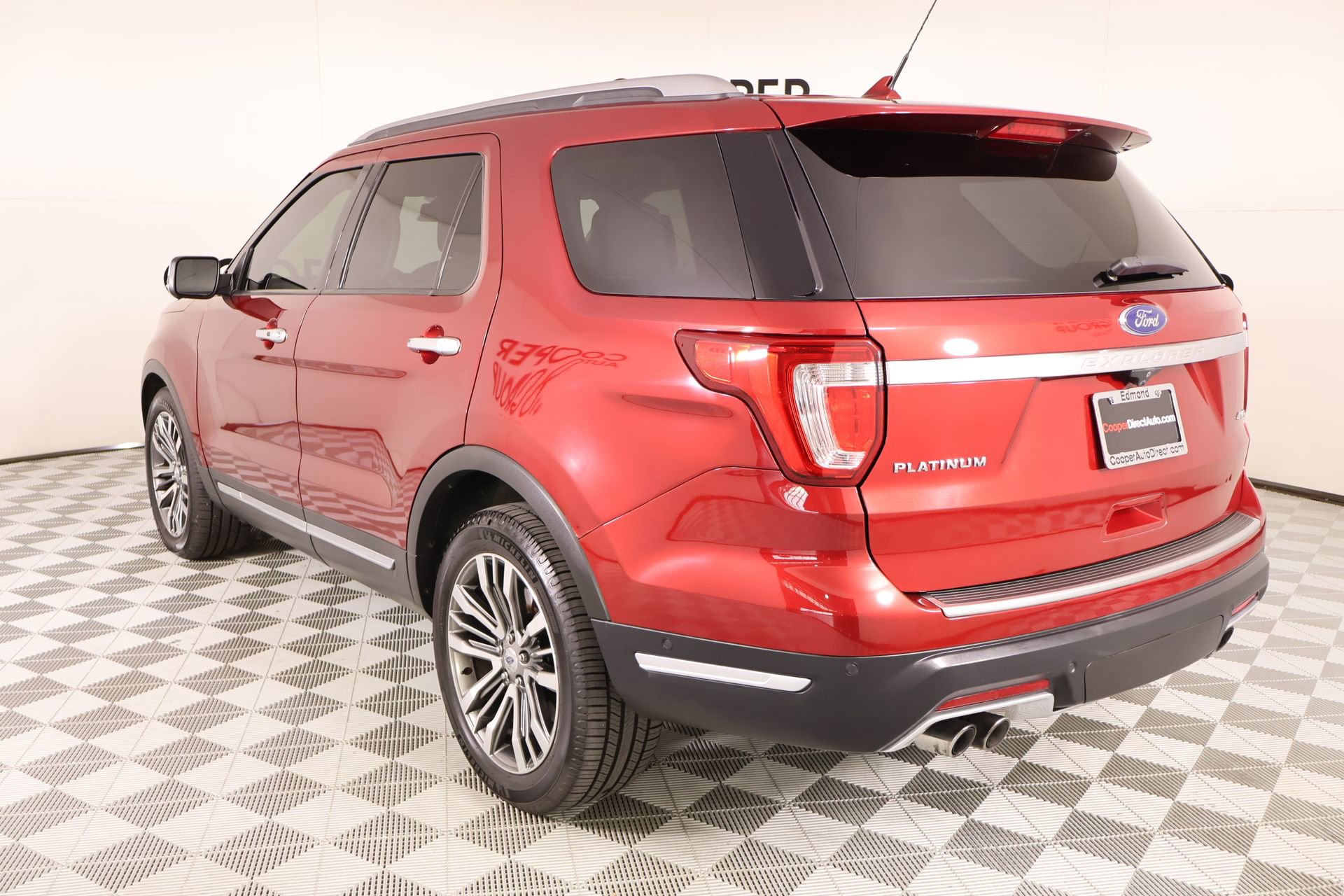 Used 2019 Ford Explorer Platinum AWD/4WD image 26