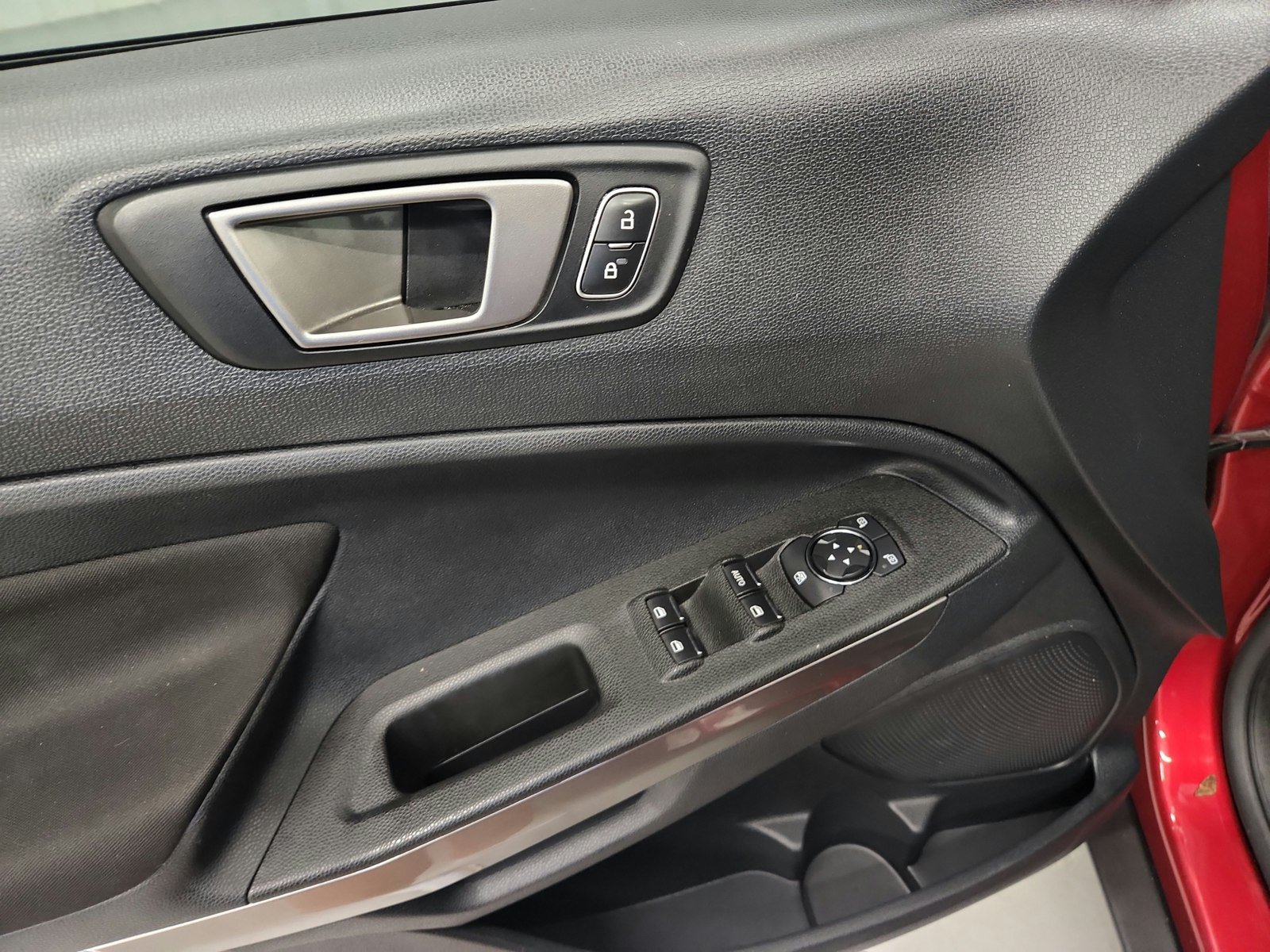 Used 2020 Ford EcoSport SE FWD image 21