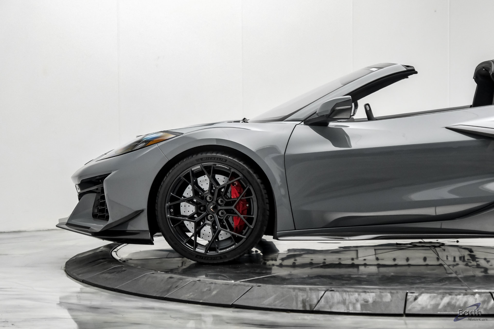 Used 2025 Chevrolet Corvette ZR1 w/ ZR1 Carbon Fiber Aero Package RWD image 11