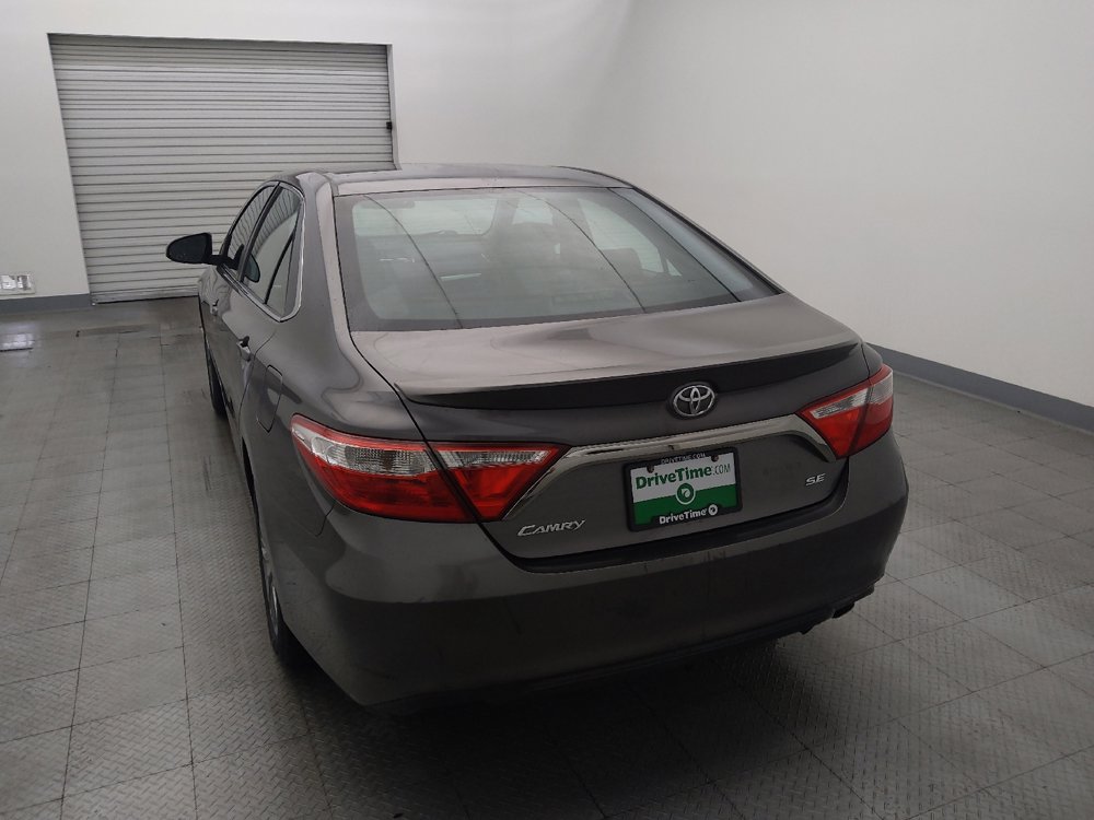 Used 2016 Toyota Camry SE image 6