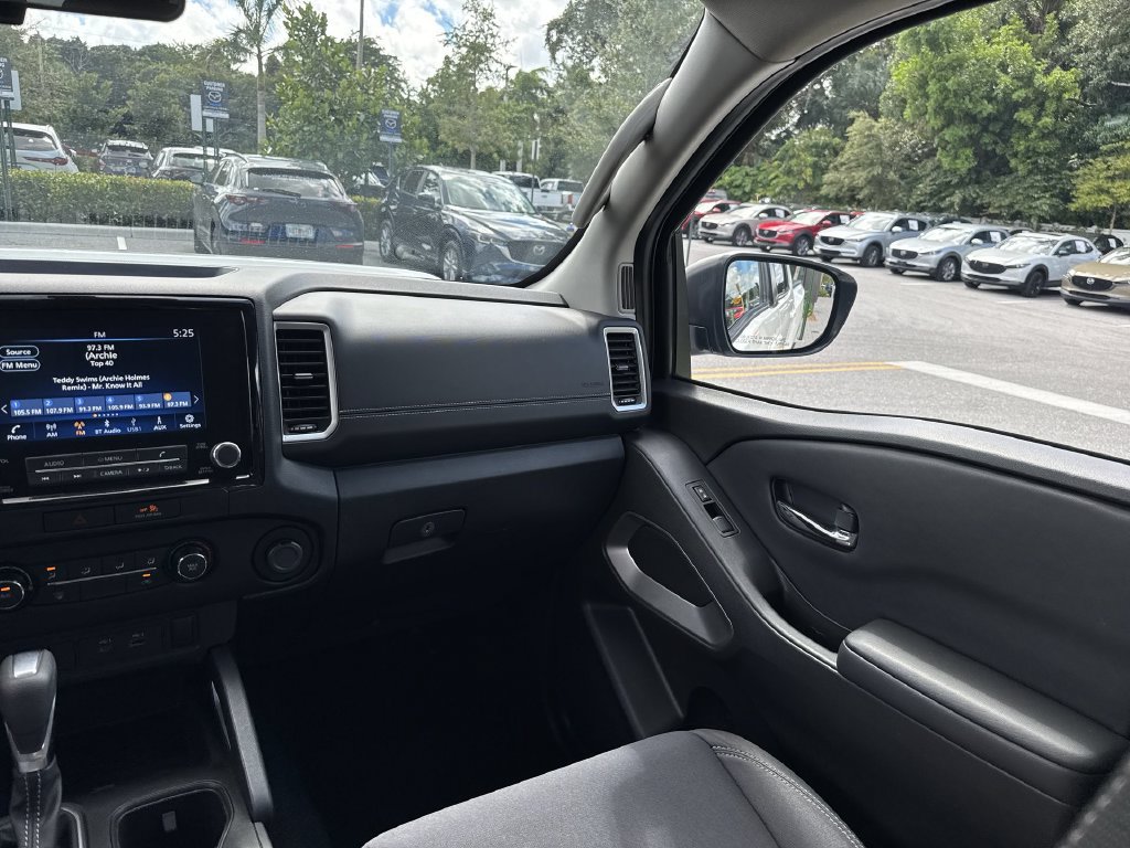 Used 2022 Nissan Frontier SV AWD/4WD image 15