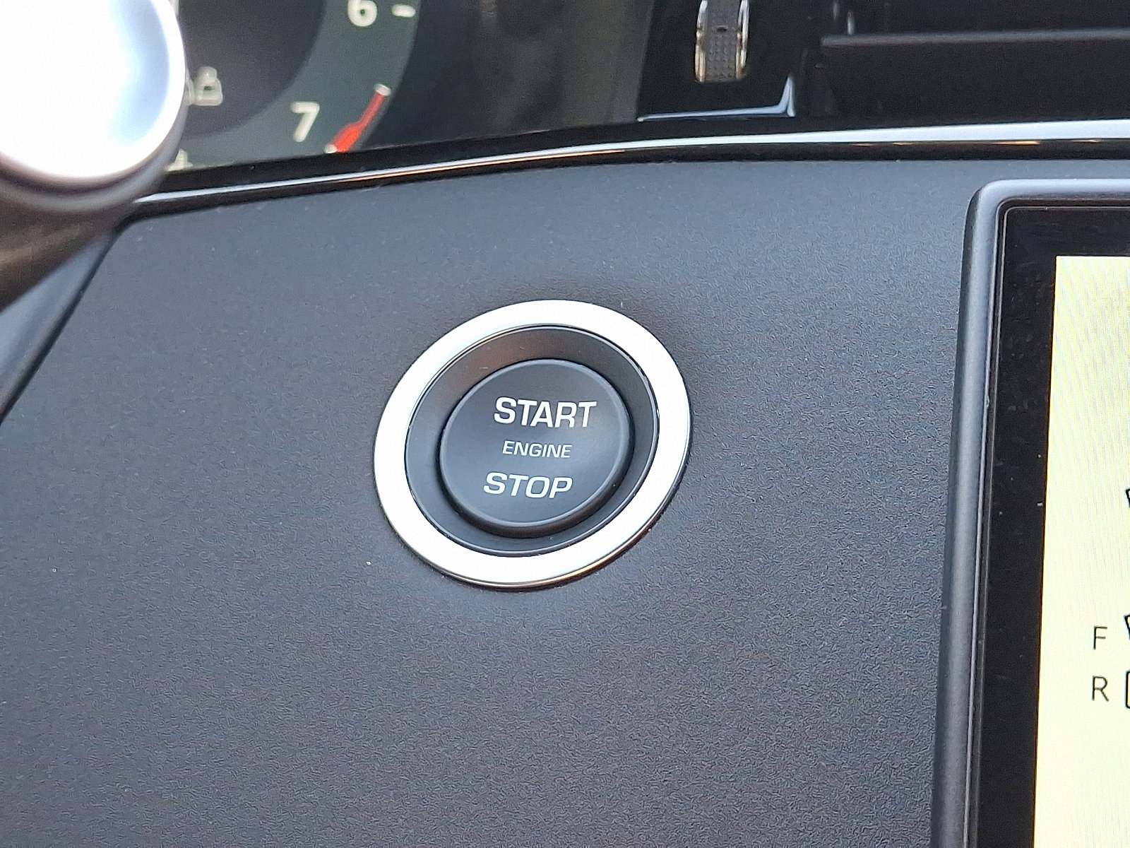 Certified 2025 Land Rover Range Rover Evoque S image 23