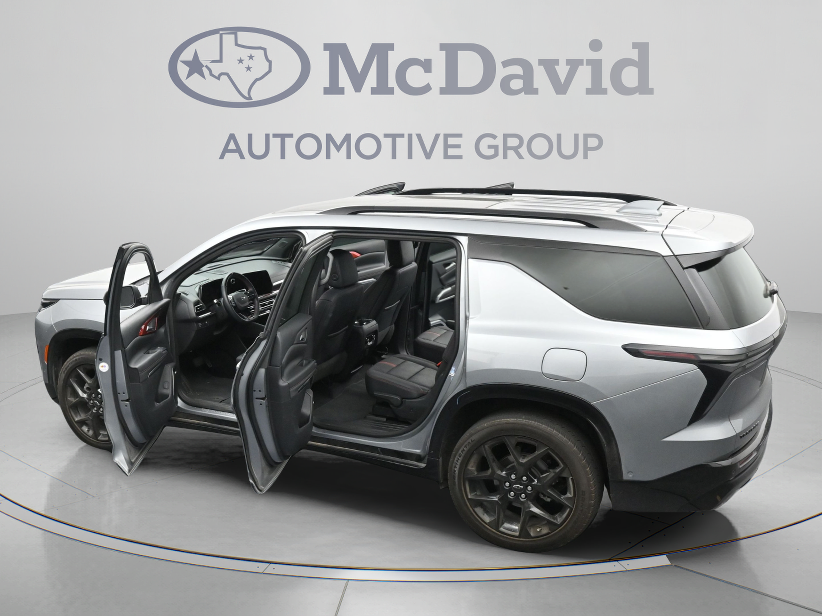 Used 2024 Chevrolet Traverse RS FWD image 46