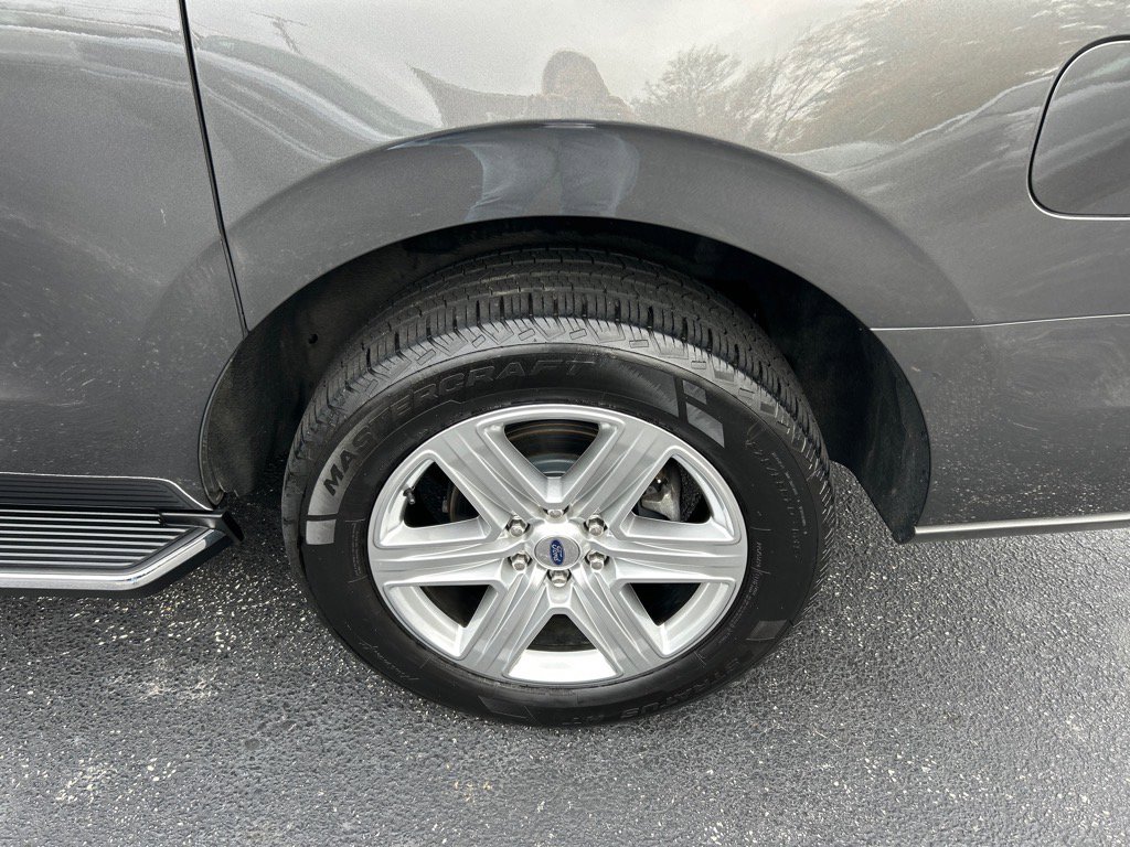 Used 2021 Ford Expedition Max XLT image 39