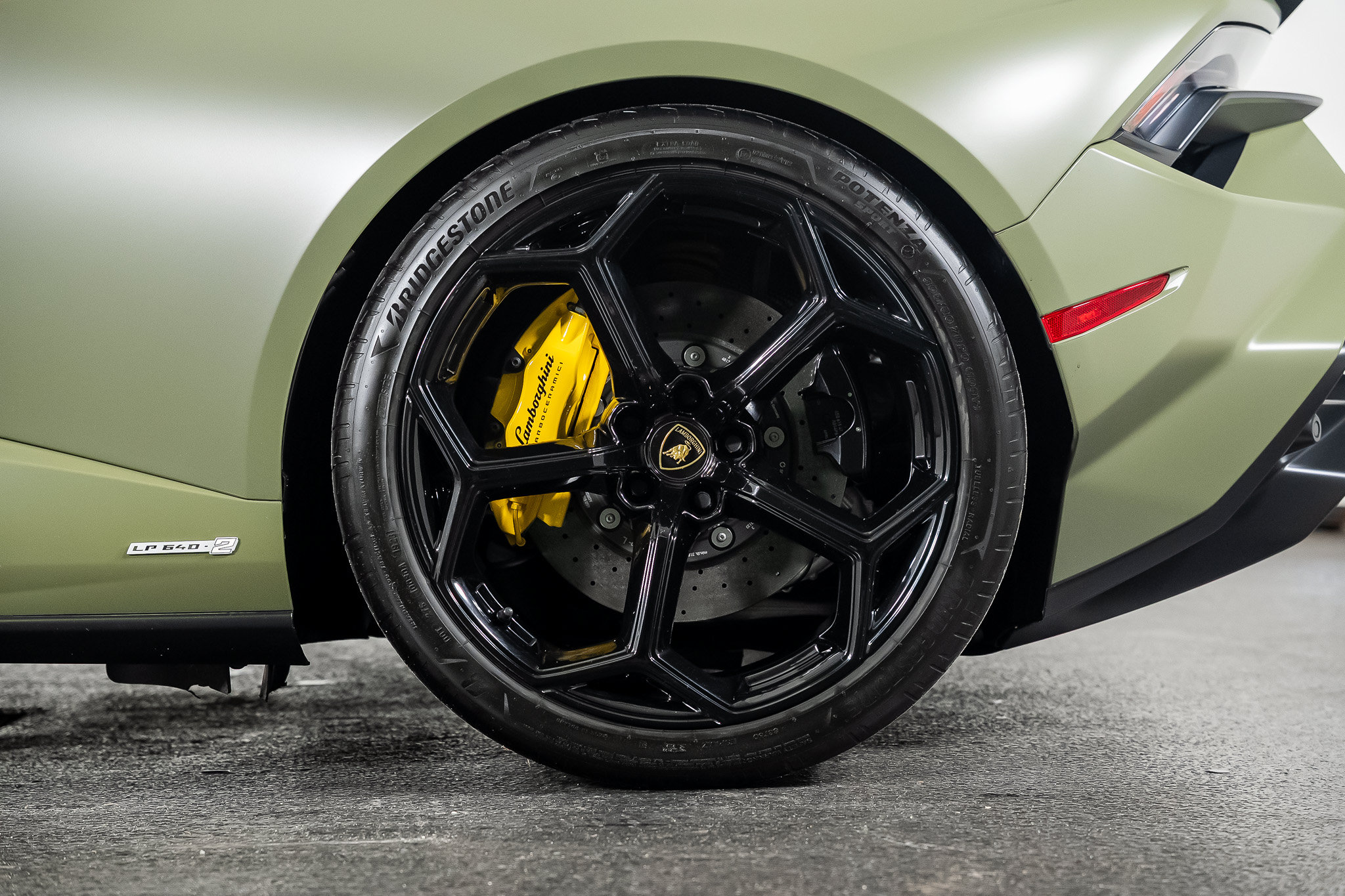 Used 2023 Lamborghini Huracan Tecnica RWD image 19
