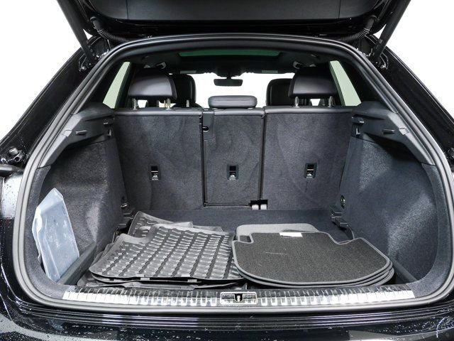 Certified 2025 Audi Q3 2.0T Premium Plus w/ Premium Plus Package AWD/4WD image 27