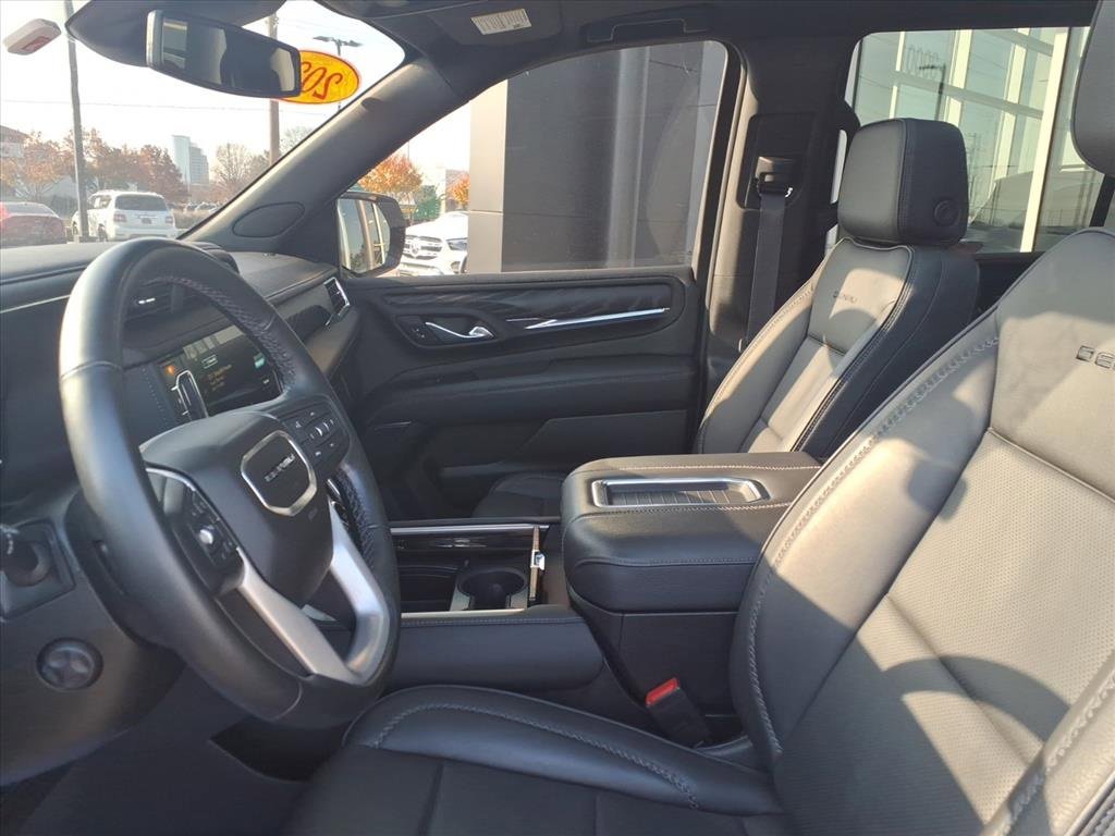 Used 2023 GMC Yukon Denali w/ LPO, Floor Liner Package image 14