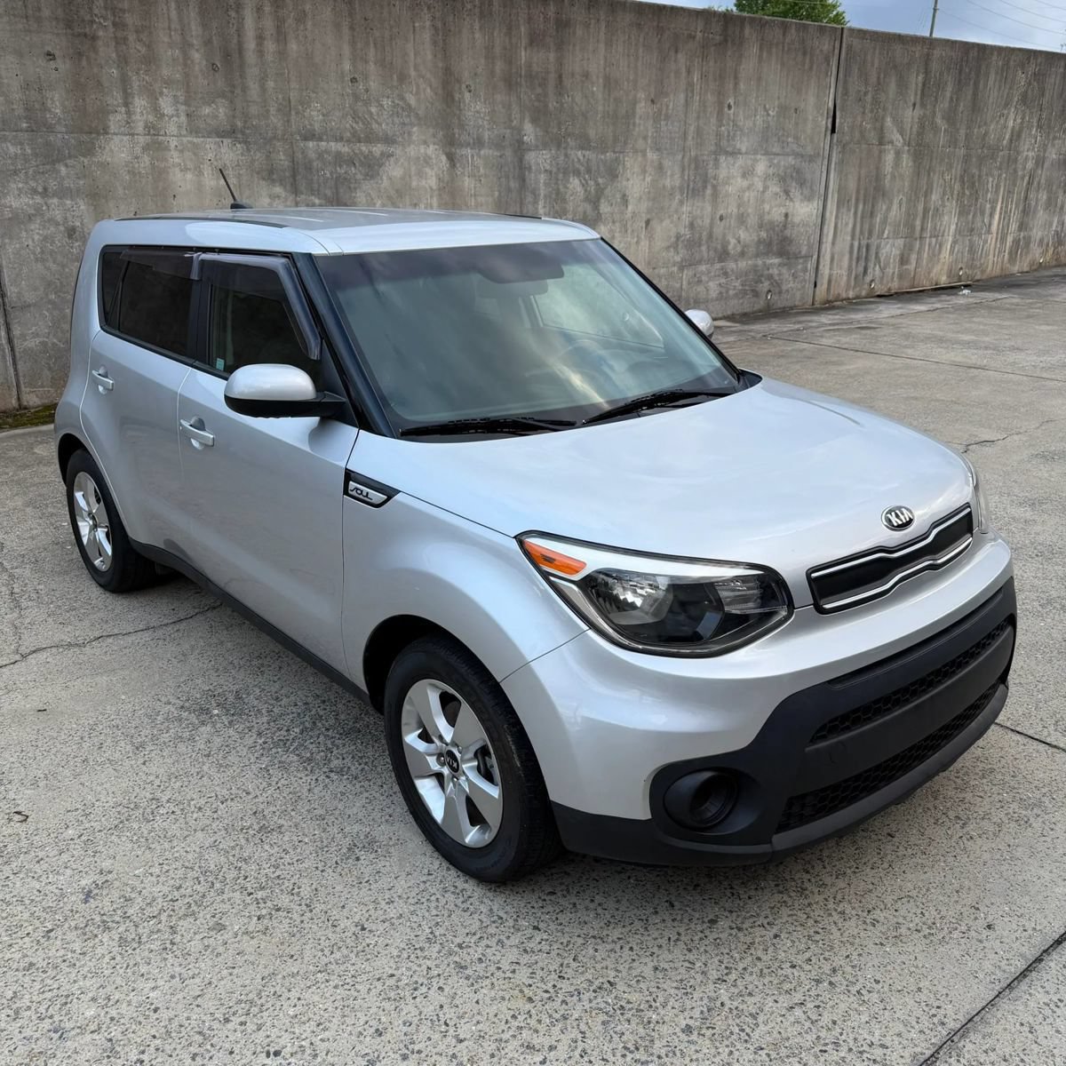 Used 2019 Kia Soul FWD image 2