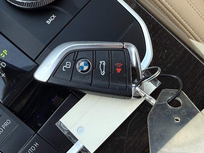 Used 2019 BMW 330i xDrive Sedan w/ Convenience Package image 30