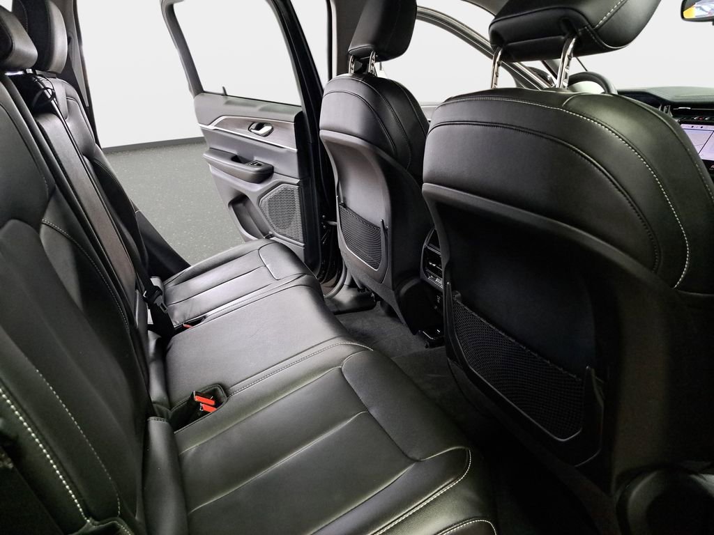 Certified 2023 Jeep Grand Cherokee Limited AWD/4WD image 12