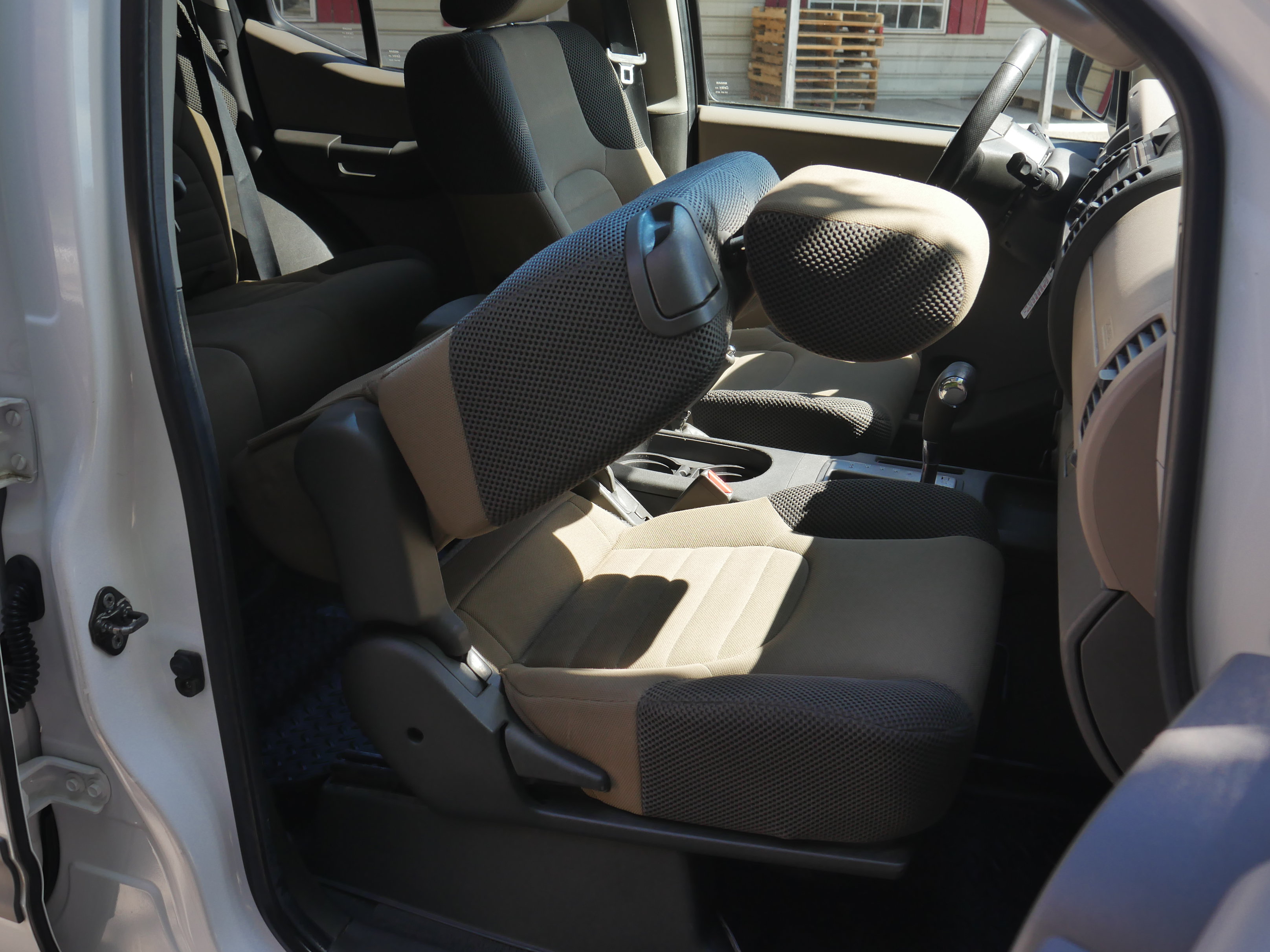 Used 2008 Nissan Xterra SE AWD/4WD image 24