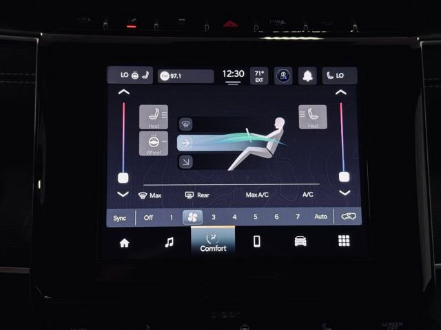 Used 2025 Jeep Grand Cherokee Altitude image 32