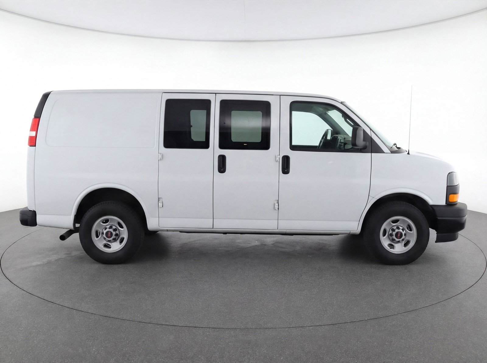 Used 2025 GMC Savana 3500 LT w/ LT Preferred Equipment Group image 11