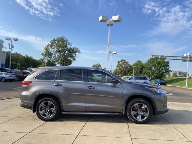 Used 2017 Toyota Highlander Limited Platinum AWD/4WD image 13