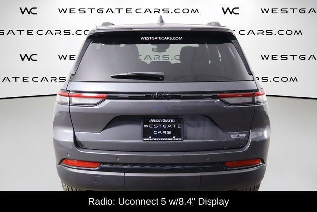 Used 2024 Jeep Grand Cherokee Altitude RWD image 4