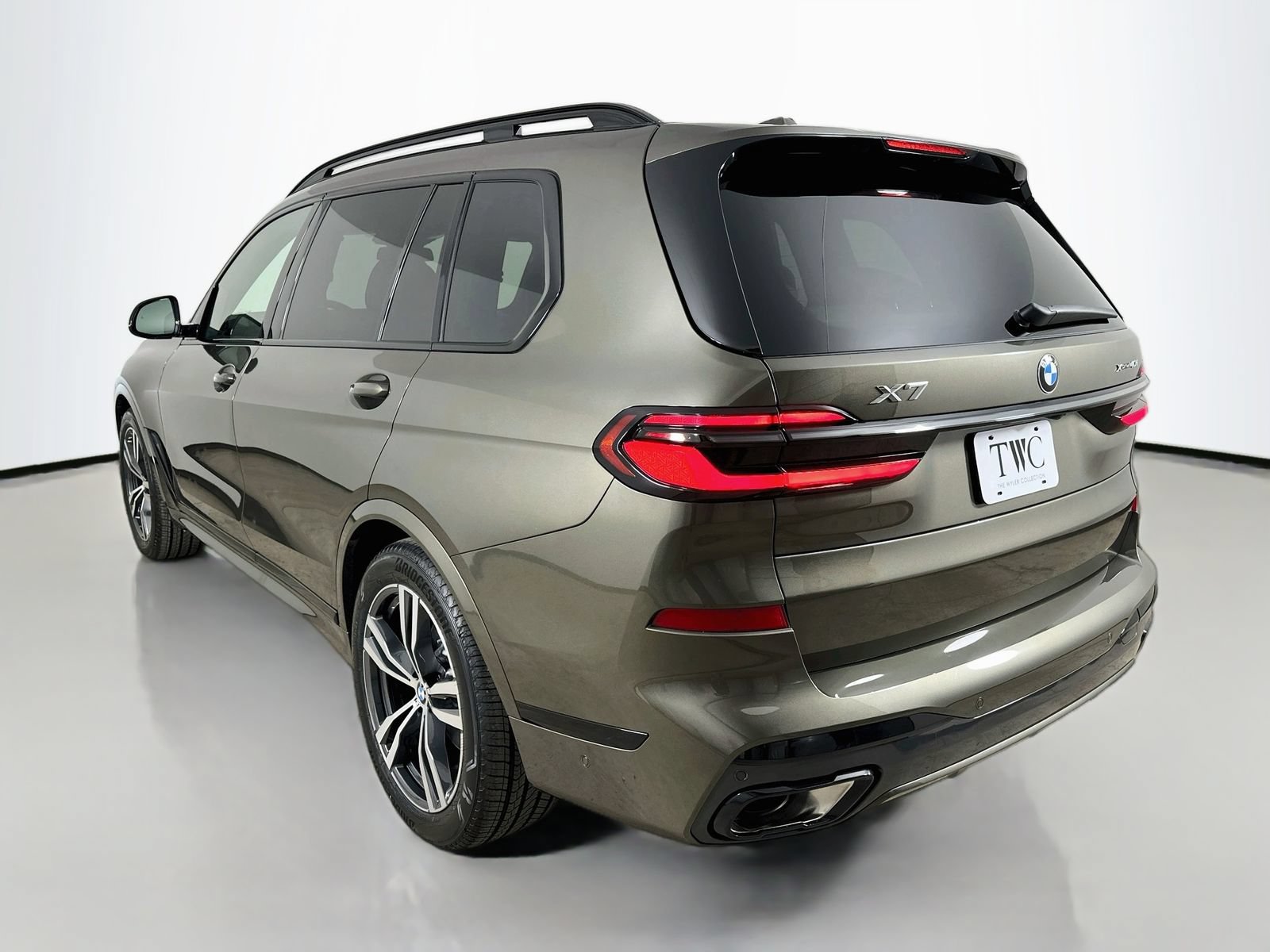 New 2027 BMW X7 xDrive40i w/ Executive Package AWD/4WD image 7