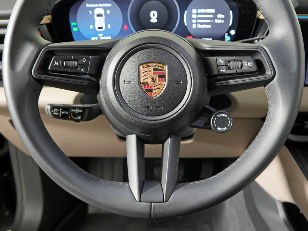 Certified 2025 Porsche Macan 4 Electric AWD/4WD image 27