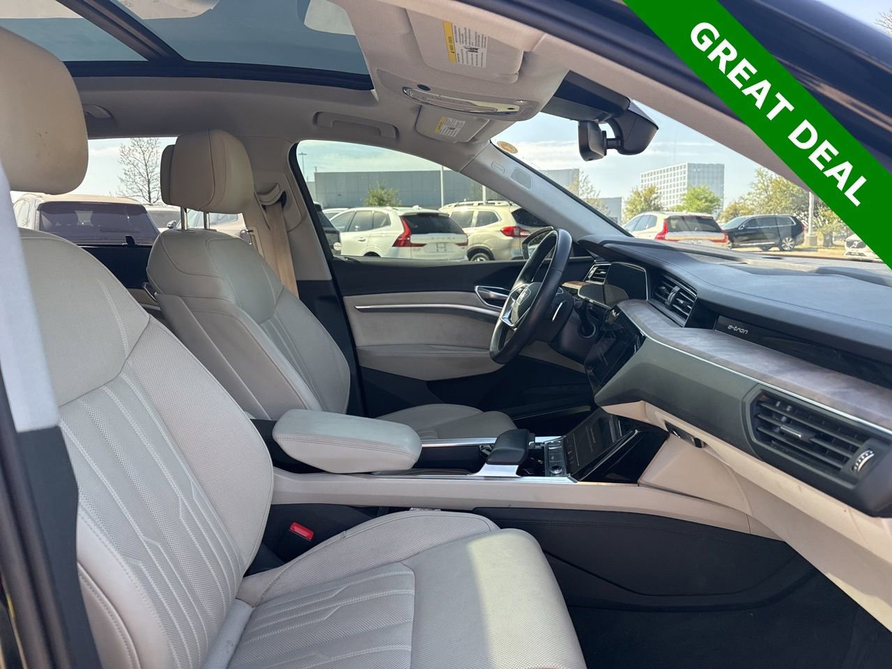 Used 2019 Audi e-tron Prestige w/ Prestige Package image 10