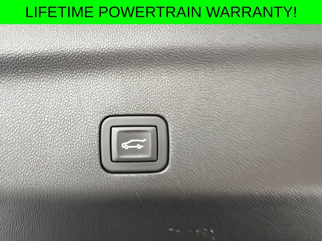Used 2025 Chevrolet Tahoe Premier AWD/4WD image 17