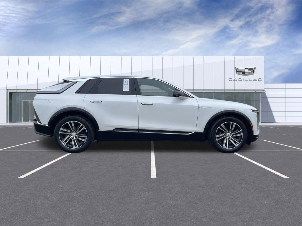 Certified 2024 Cadillac Lyriq Luxury image 9