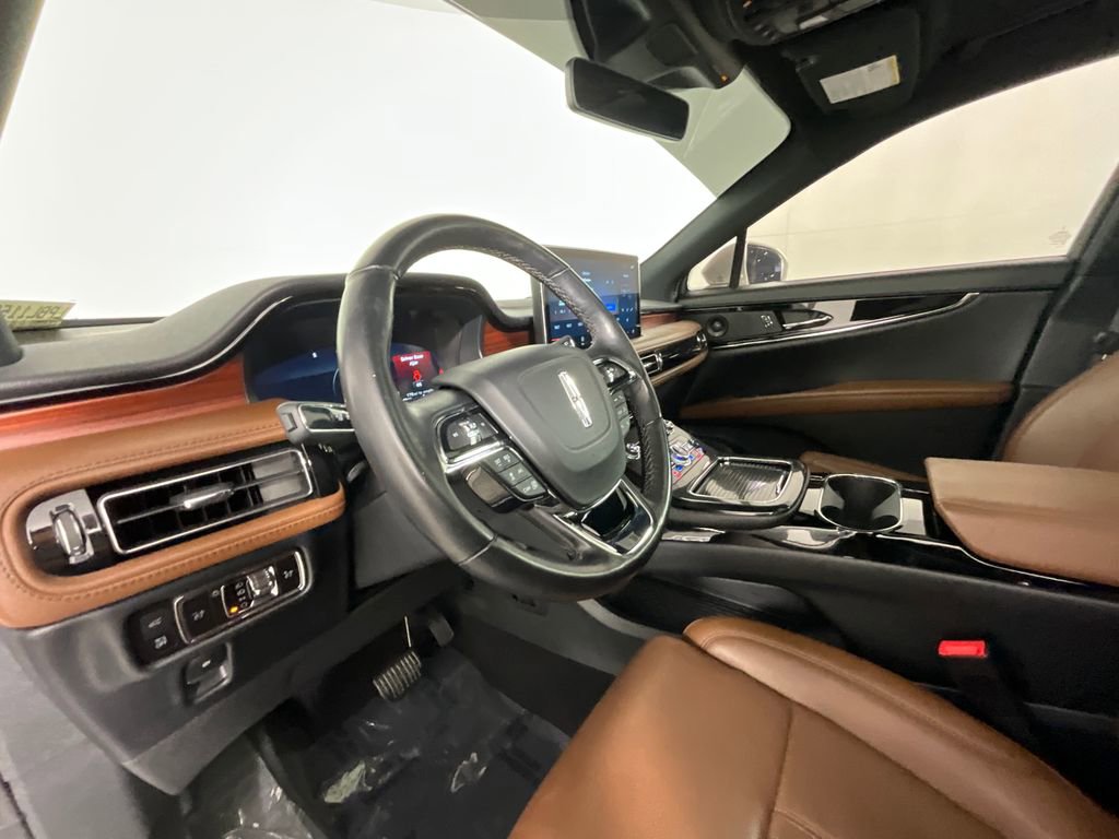 Used 2023 Lincoln Nautilus Reserve w/ Equipment Group 201A image 15