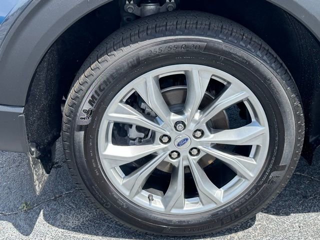 Used 2024 Ford Explorer XLT w/ Equipment Group 202A image 6