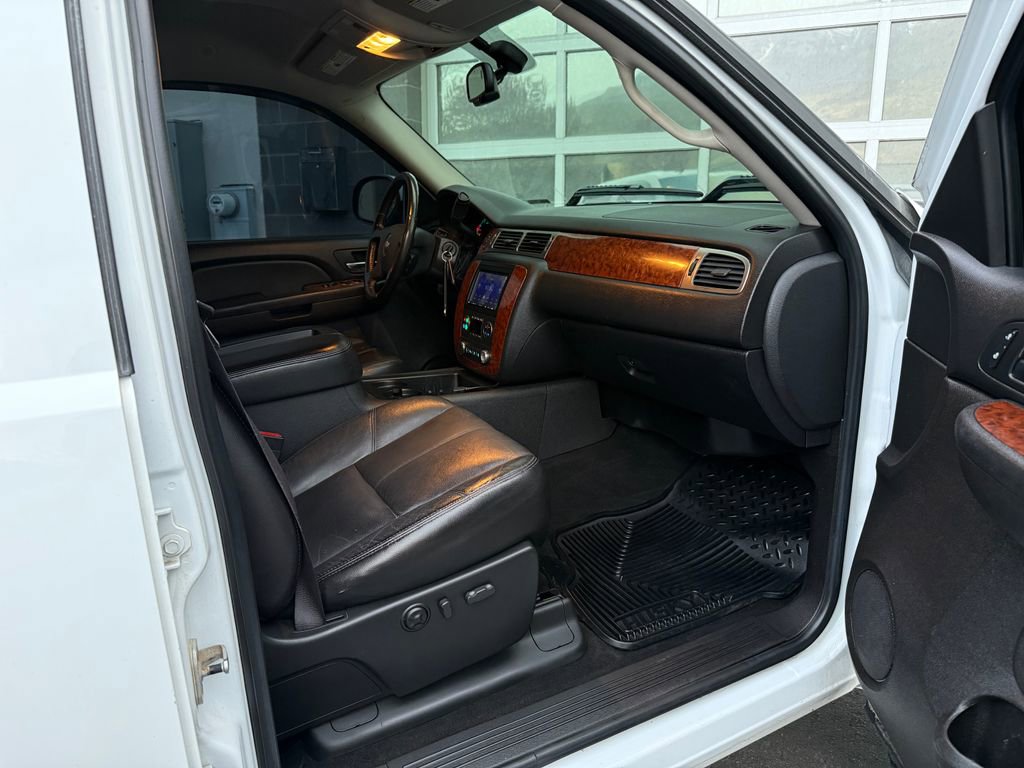 Used 2007 Chevrolet Silverado 1500 LTZ w/ Safety Package AWD/4WD image 16
