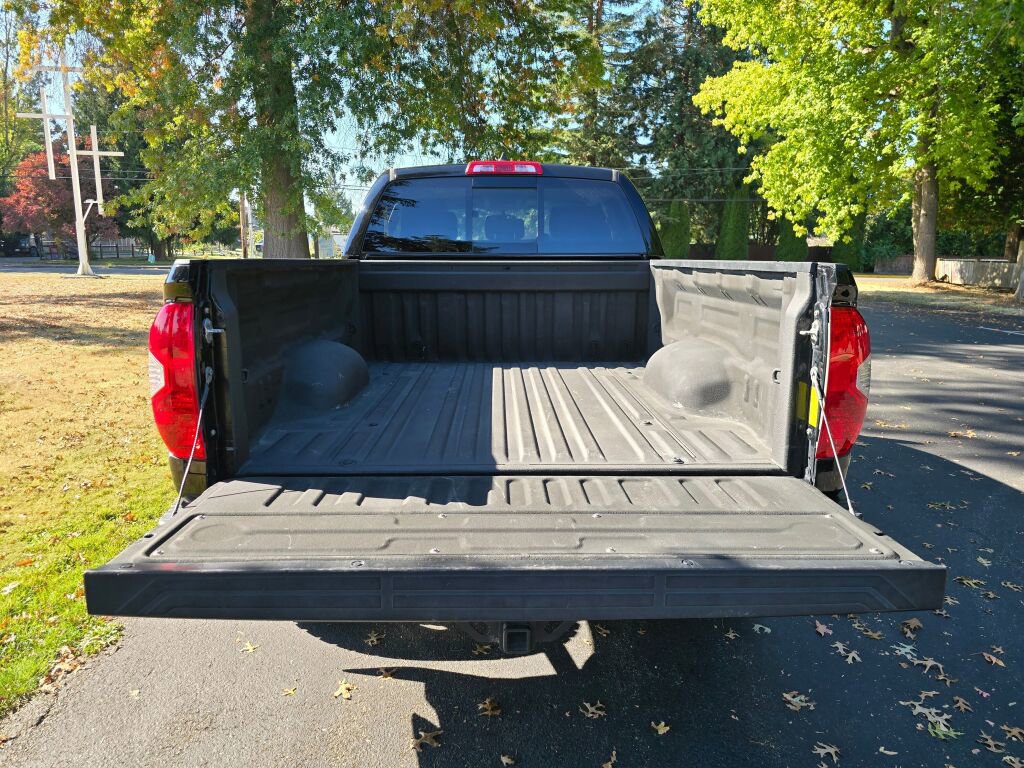 Used 2017 Toyota Tundra SR5 image 6