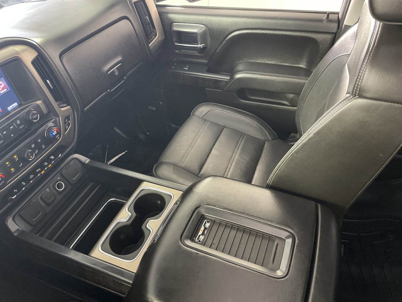 Used 2016 GMC Sierra 2500 Denali w/ Duramax Plus Package image 22