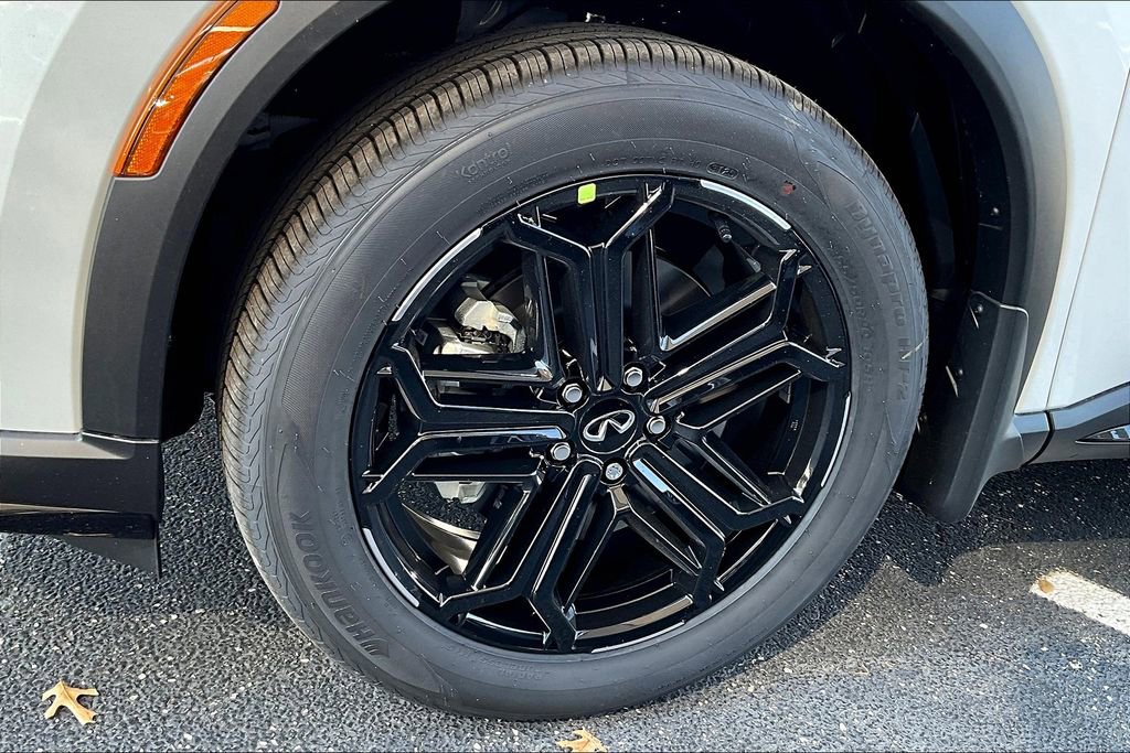 New 2026 INFINITI QX60 Sport image 17