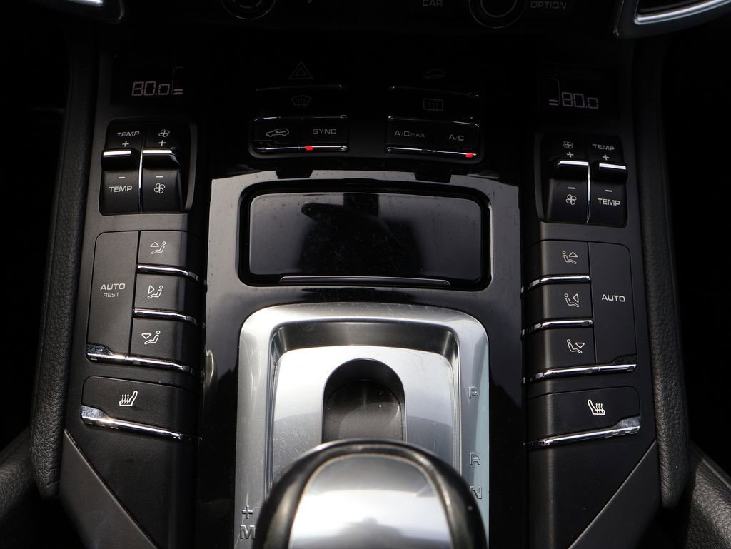 Used 2014 Porsche Cayenne S image 28