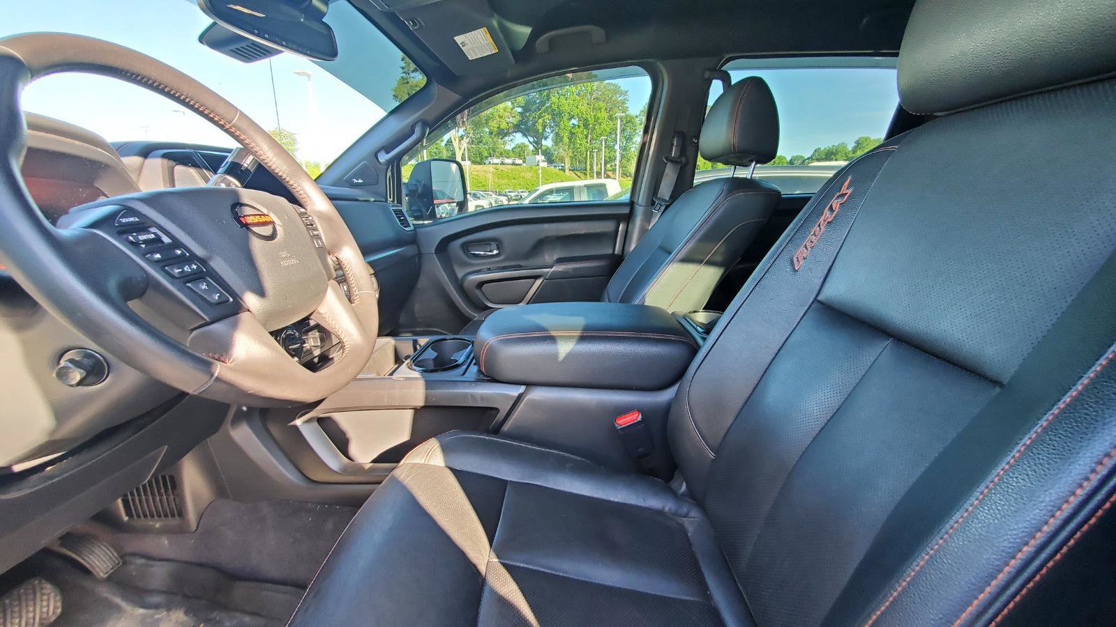 Used 2021 Nissan Titan PRO-4X w/ Pro-4x Convenience Package AWD/4WD image 3