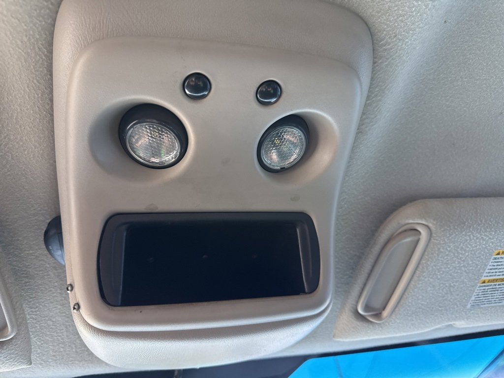 Used 2004 Chevrolet Silverado 2500 LT w/ Heavy-Duty Power Package image 31