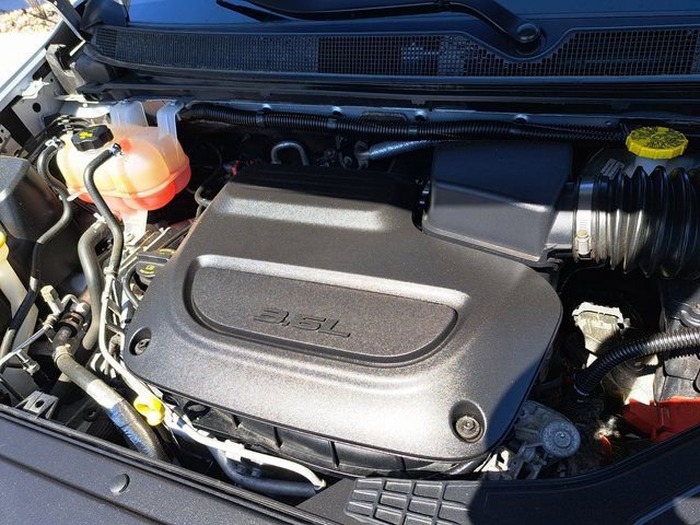 Used 2023 Chrysler Pacifica Touring-L FWD image 27