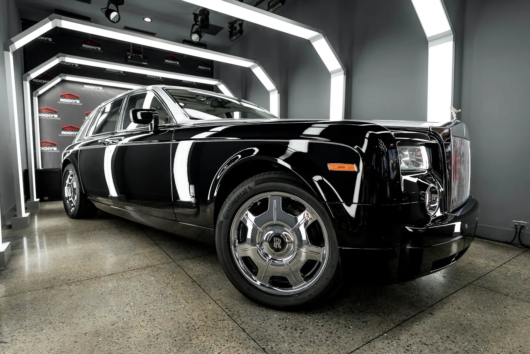 Used 2009 Rolls-Royce Phantom Sedan image 58