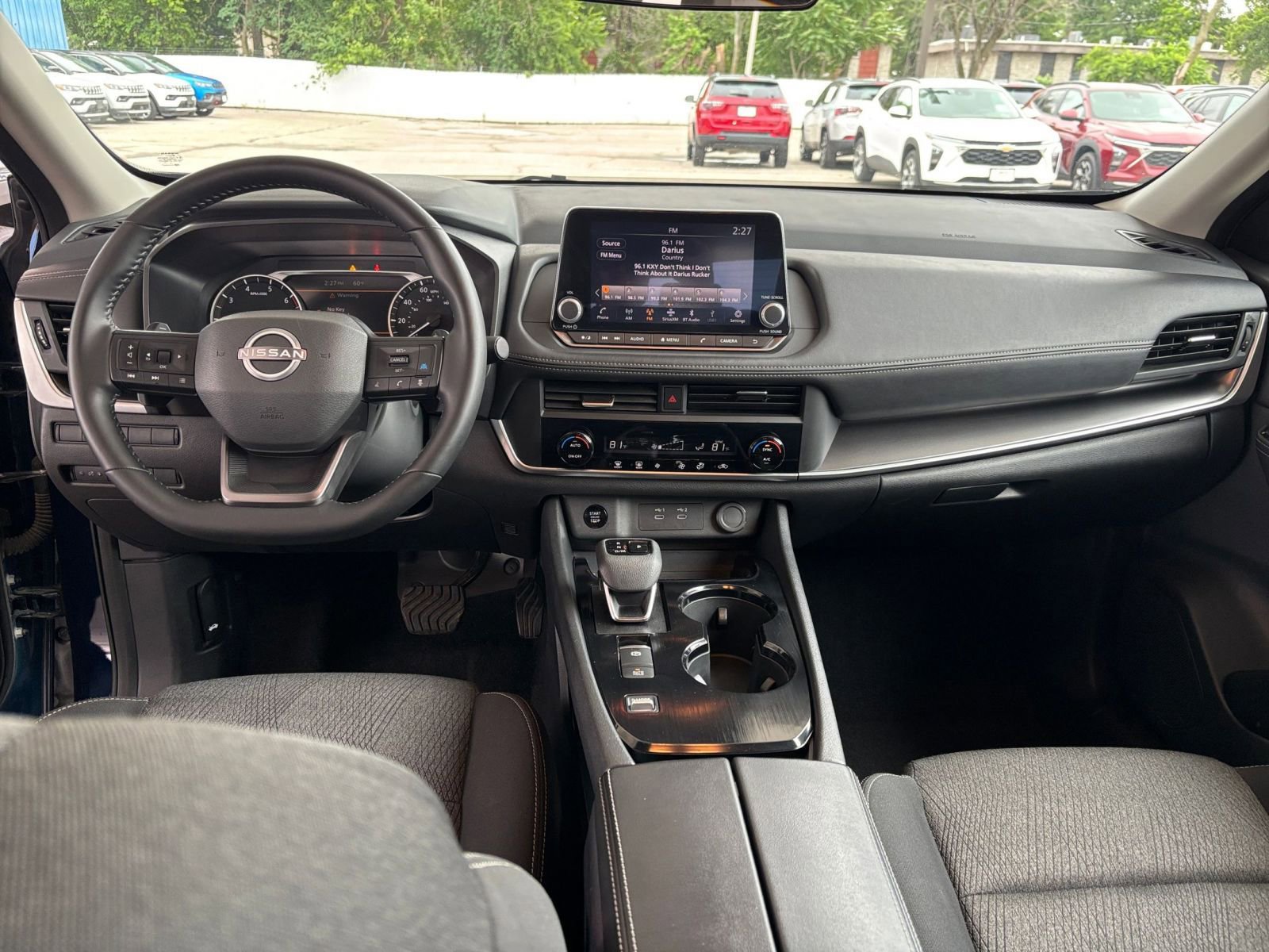 Used 2025 Nissan Rogue SV FWD image 35