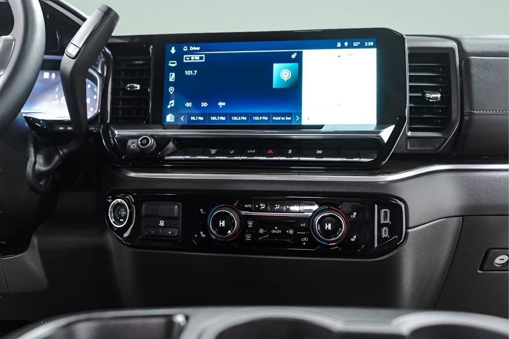 Used 2025 Chevrolet Silverado 2500 LT w/ Convenience Package image 13