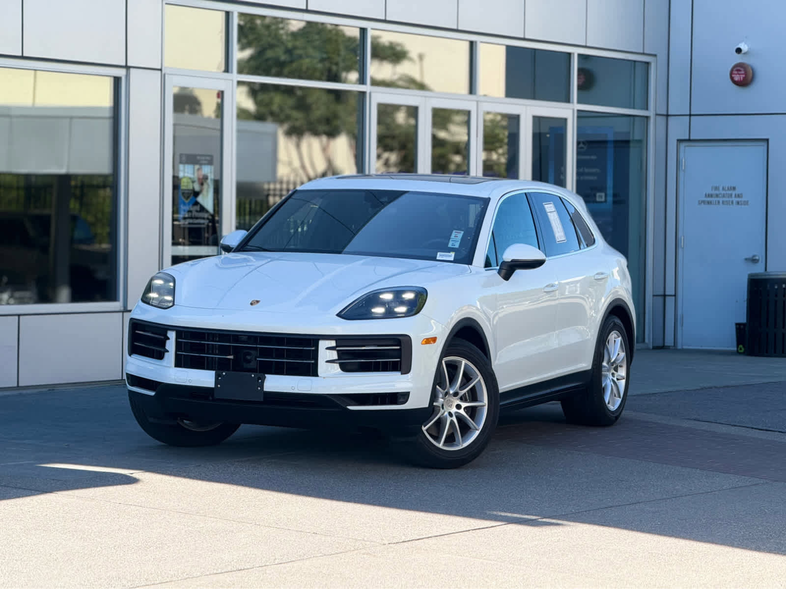 Used 2024 Porsche Cayenne image 2