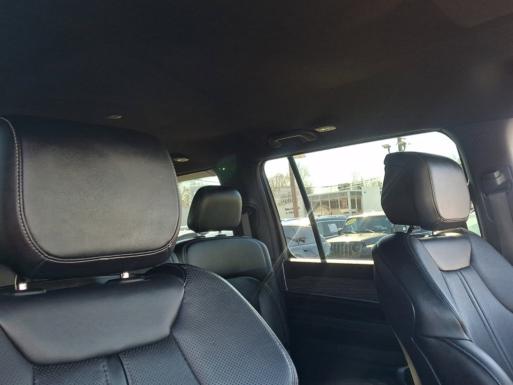 Used 2024 Jeep Wagoneer L Series III w/ Flexible Seating Group image 13