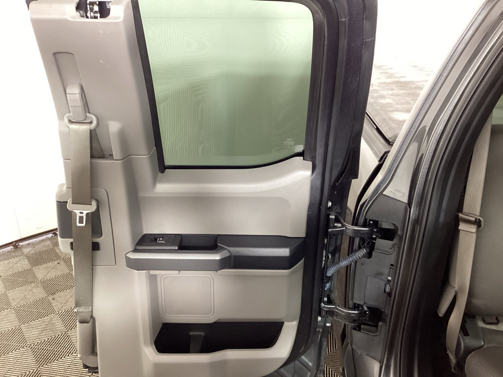 Used 2016 Ford F150 XLT image 11