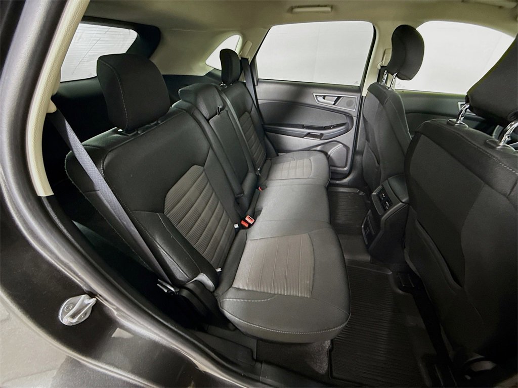 Used 2019 Ford Edge SEL image 25