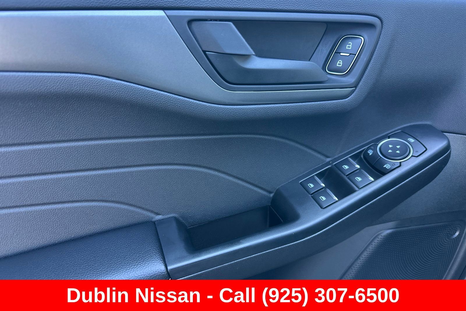Used 2025 Ford Escape Active w/ Tech Pack #1 AWD/4WD image 12