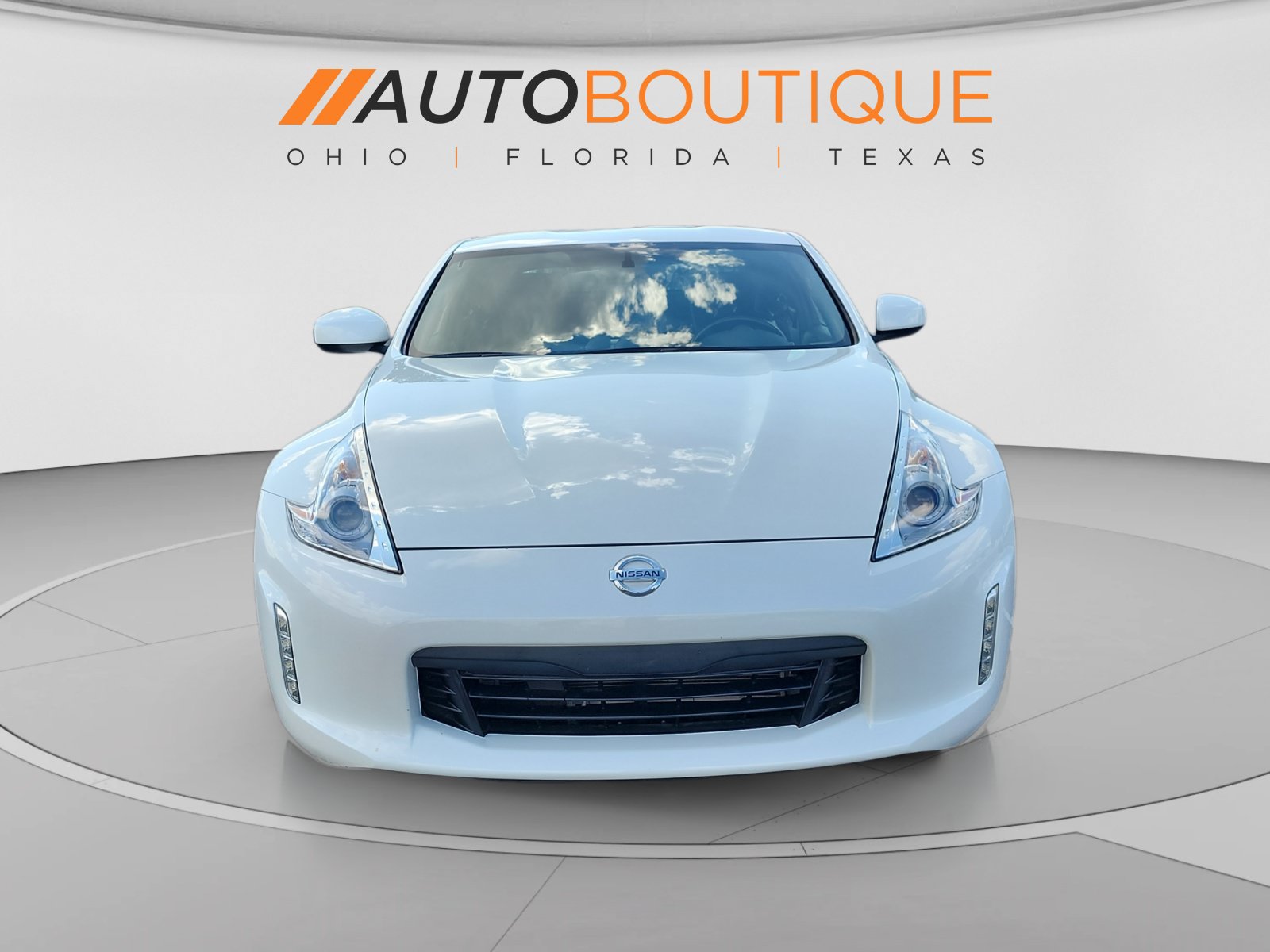 Used 2015 Nissan 370Z Coupe RWD image 8