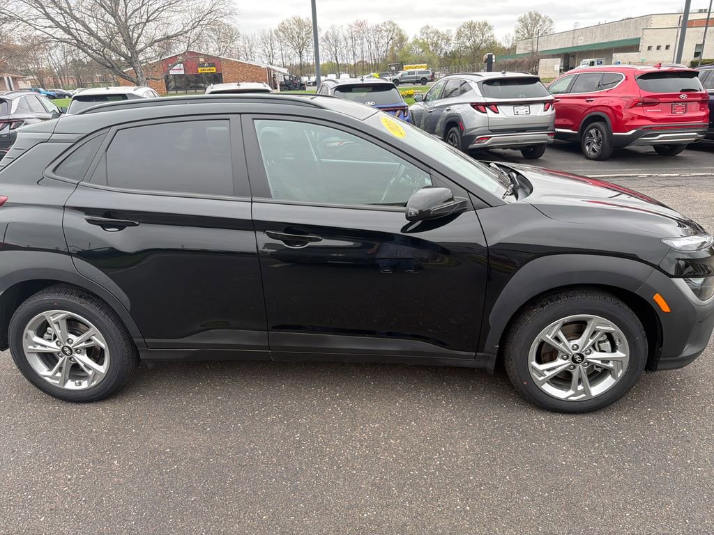Used 2023 Hyundai Kona SEL video 2