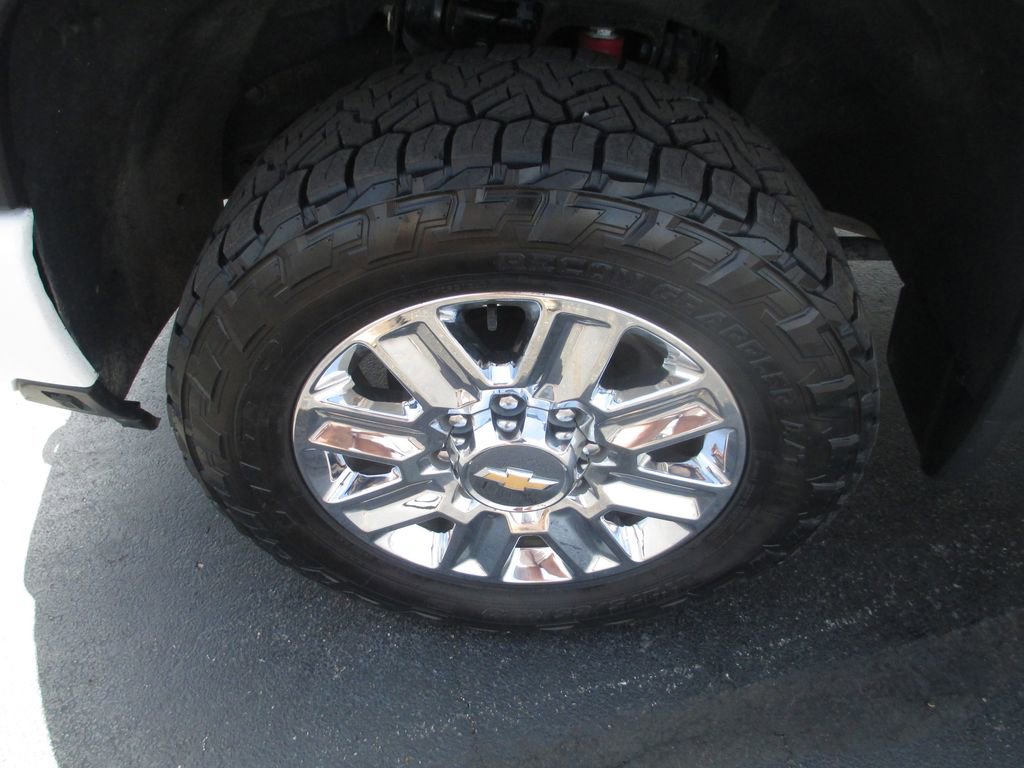 Used 2024 Chevrolet Silverado 3500 High Country w/ Technology Package AWD/4WD image 15